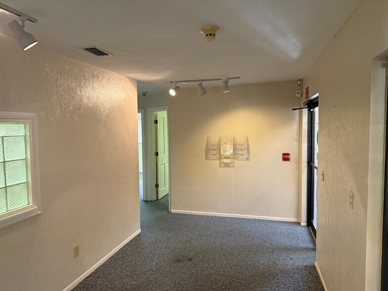 More Photos Of 5550 26th St, Bradenton Medical For Sale