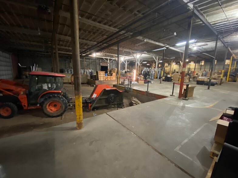 More Photos Of 1118 SW 3rd St, Oklahoma City Manufacturing For Lease