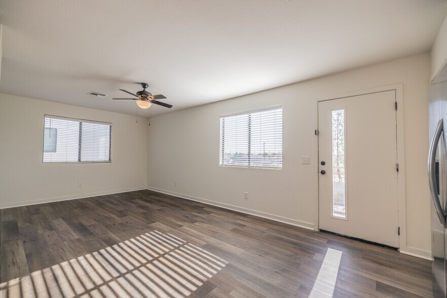 More Photos Of 1135 E Chipman Rd, Phoenix Apartments For Sale