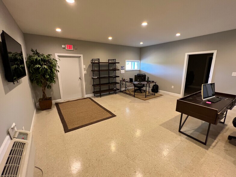 More Photos Of 3700 Dover Rd, Woodlawn Warehouse For Lease