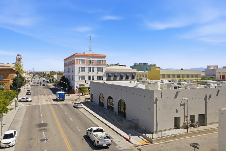 More Photos Of 1623-1633 19th St, Bakersfield Freestanding For Lease