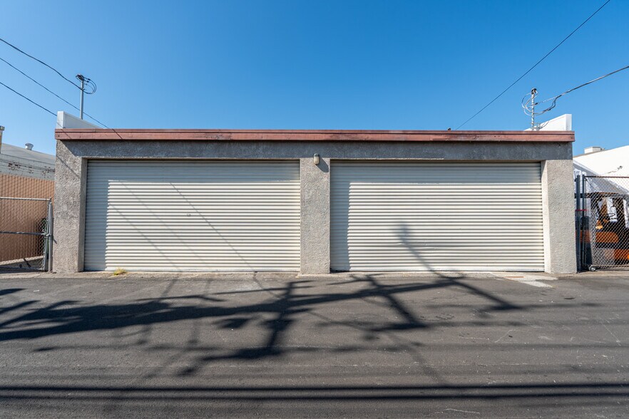 More Photos Of 5261-5265 E Washington Blvd, Commerce Warehouse For Sale