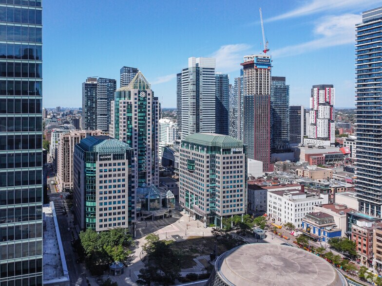 More Photos Of 200 Wellington St W, Toronto Office For Lease