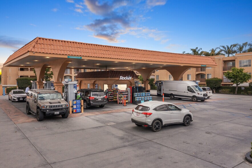 Primary Photo Of 26015 Bouquet Canyon Rd, Santa Clarita Service Station For Sale