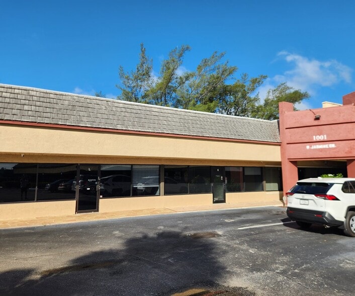 Primary Photo Of 1001 W Jasmine Dr, West Palm Beach Storefront Retail Office For Lease