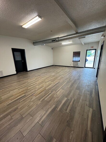 More Photos Of 1001 E Will Rogers Blvd, Claremore Auto Repair For Lease