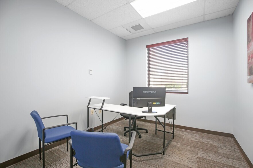 More Photos Of 2050 Gordon W Shelton Blvd, Fredericksburg Office For Lease