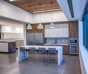 More Photos Of 900 E Lone Cactus Dr, Phoenix Warehouse For Sale