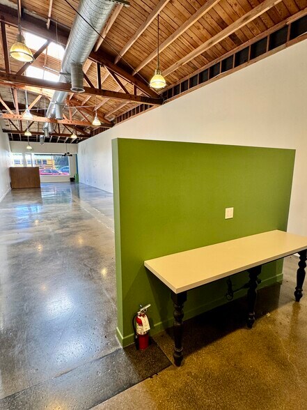 More Photos Of 333 Main St, El Segundo Storefront For Lease