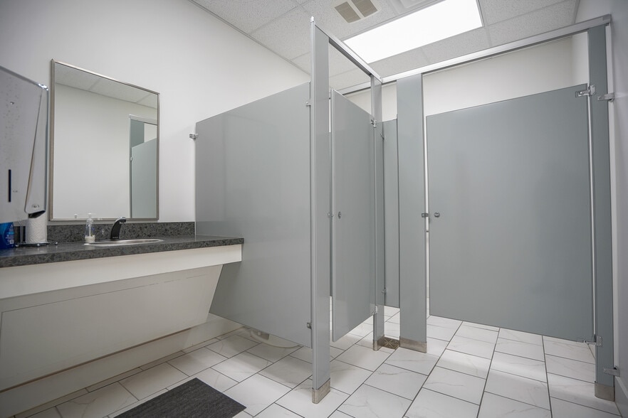 More Photos Of 18 Cabarrus Ave W, Concord Loft Creative Space For Sale