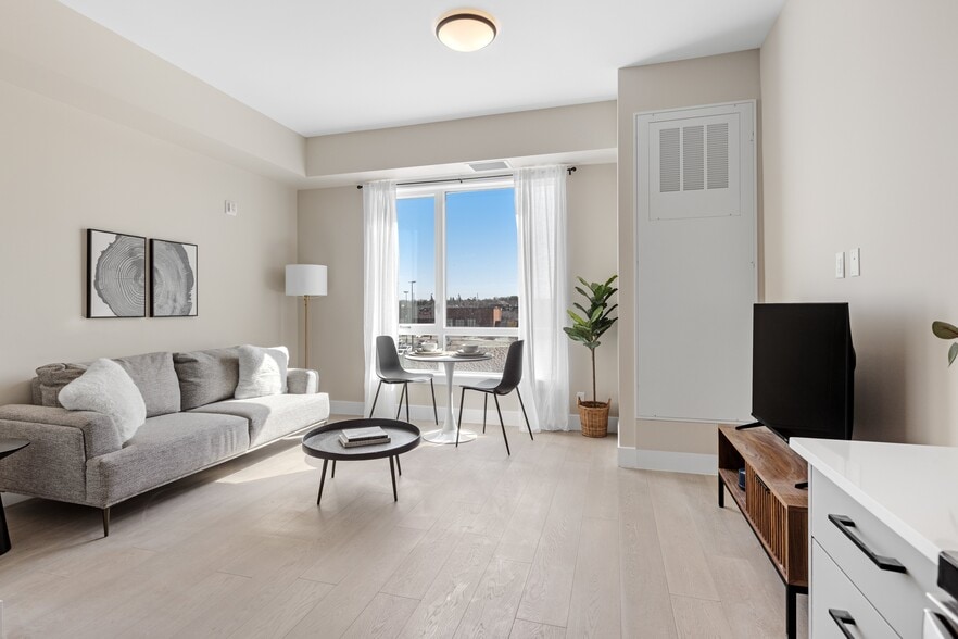More Photos Of 180 Kanata Av, Ottawa Apartments For Lease