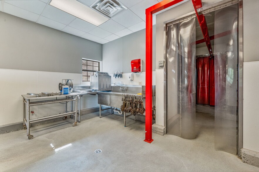 More Photos Of 1321 N FM 56, Glen Rose Trailer Camper Park For Sale