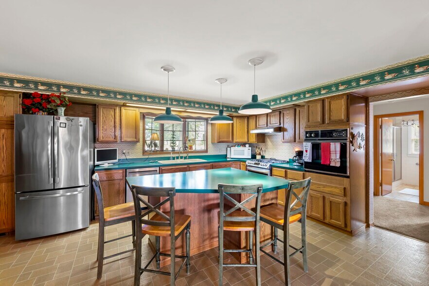 More Photos Of 1126 E State St, Sycamore Storefront Retail Residential For Sale