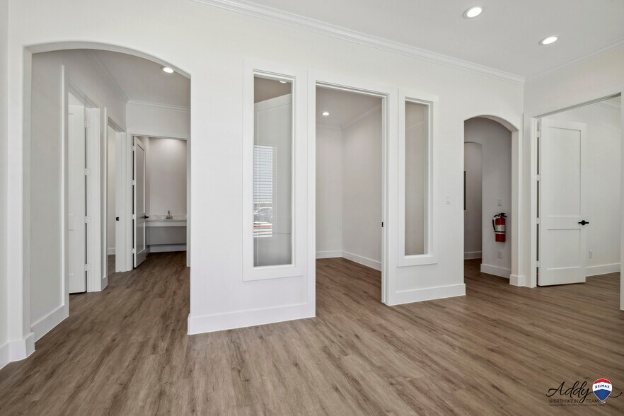 More Photos Of 18920-18944 Kuykendahl Rd, Spring Office For Sale