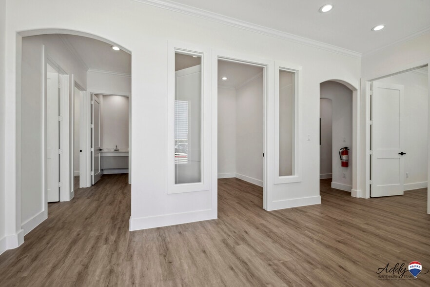 More Photos Of 18944 Kuykendahl Rd, Spring Office For Sale