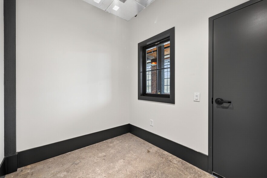 More Photos Of 200 Barrett St, Monroe Warehouse For Lease