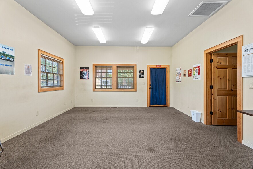 More Photos Of 45 W Mendocino Ave, Willits Storefront Retail Office For Sale