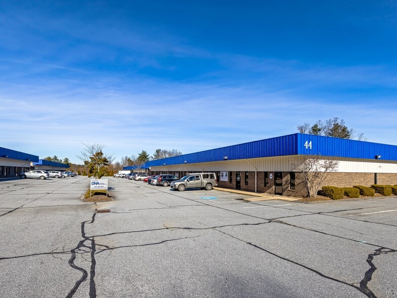 More Photos Of 44 Buck Shoals Rd, Arden Unknown For Lease