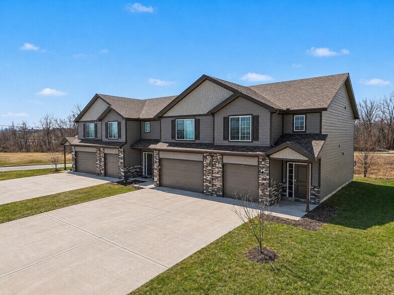 More Photos Of Shale Ct, Grain Valley Apartments For Sale
