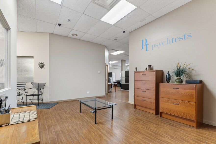 More Photos Of 1558 Rue Viel, Montréal Office For Sale