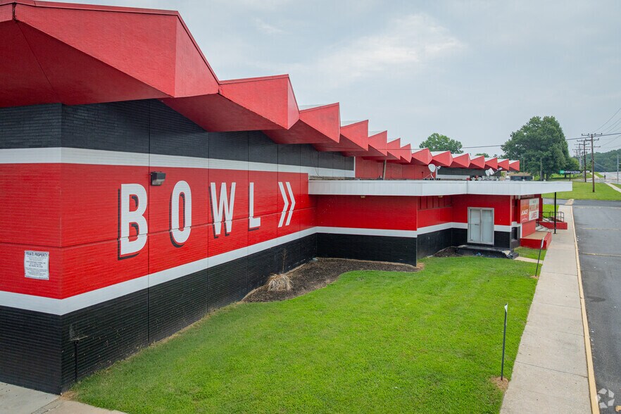 Primary Photo Of 6410 Security Blvd, Baltimore Bowling Alley For Sale