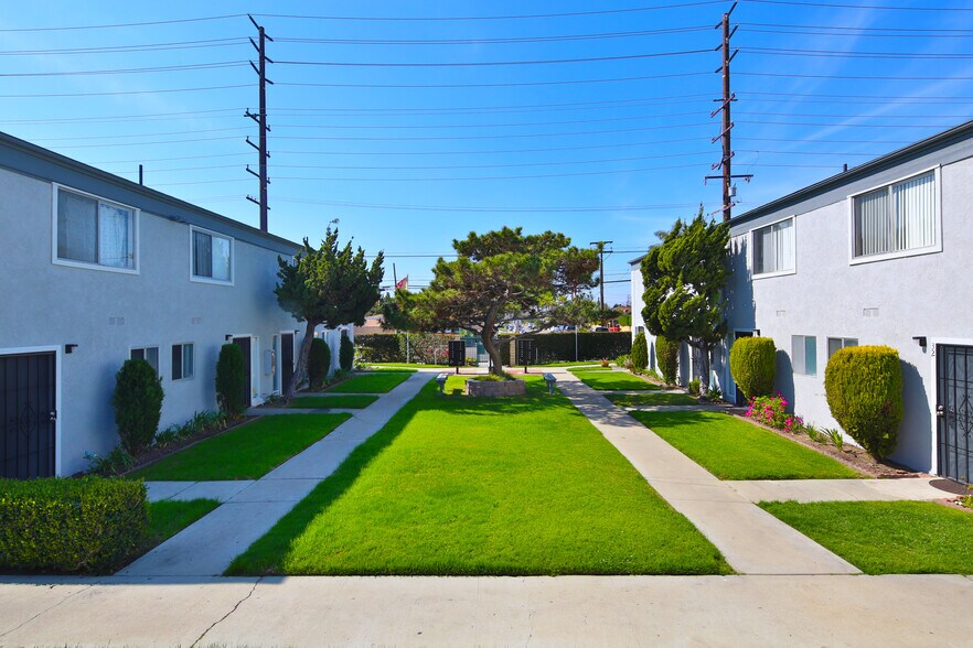 More Photos Of 345 N Batavia St, Orange Apartments For Sale