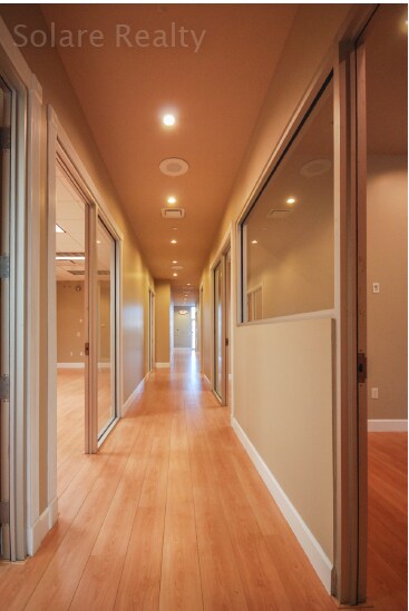 More Photos Of 7751 Kingspointe Pky, Orlando Light Distribution For Lease