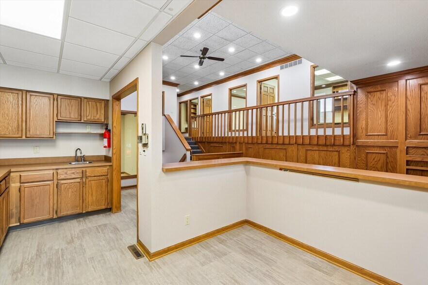More Photos Of 535 Main St, Ames Office For Lease