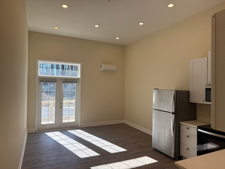 More Photos Of 198 Cowan St, Rutherfordton Apartments For Sale