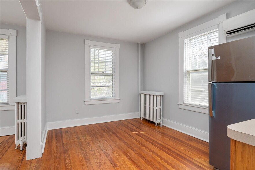 More Photos Of 104 Maple Ave, Chestertown Apartments For Sale