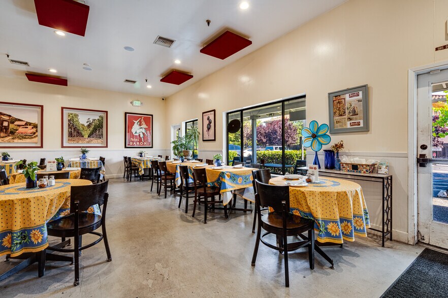 More Photos Of 1270 Broadway, Sonoma Freestanding For Sale