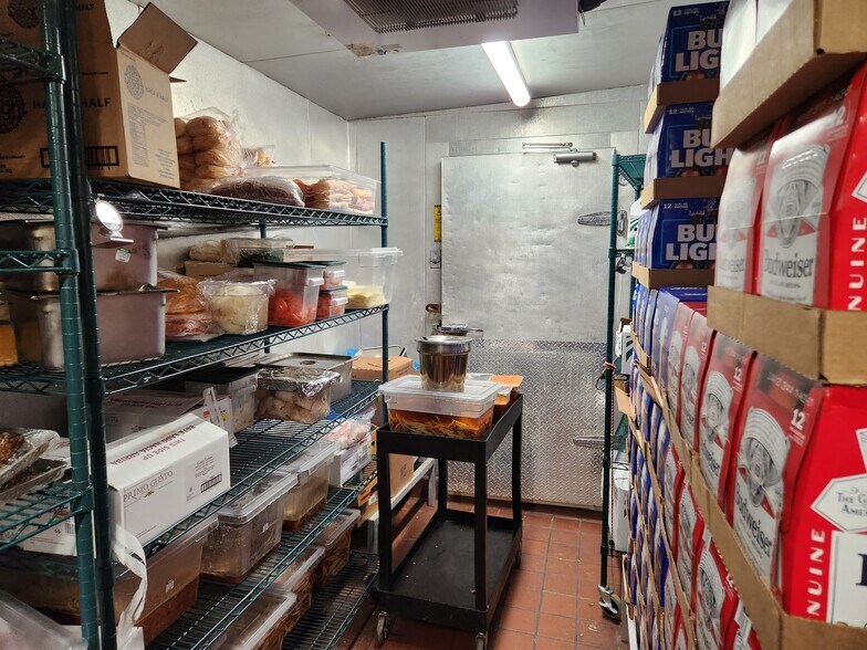 More Photos Of 1192 Noe Bixby Rd, Columbus Restaurant For Sale