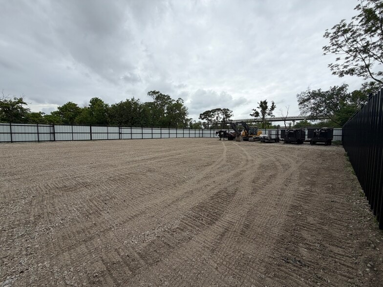 Primary Photo Of 14741 Waldine st, Houston Land For Lease