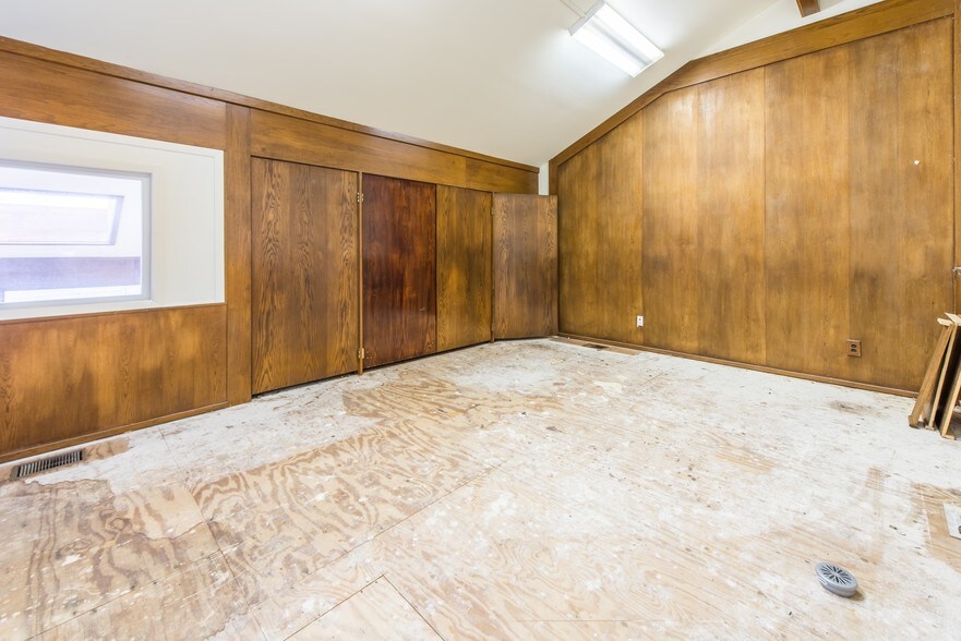 More Photos Of 415 Mountain Dr, Destin Storefront For Lease