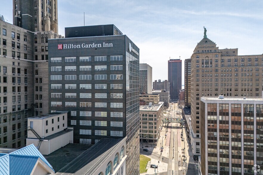 More Photos Of 10 Lafayette Sq, Buffalo Hotel For Lease