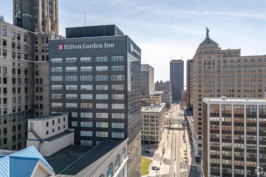 More Photos Of 10 Lafayette Sq, Buffalo Hotel For Lease