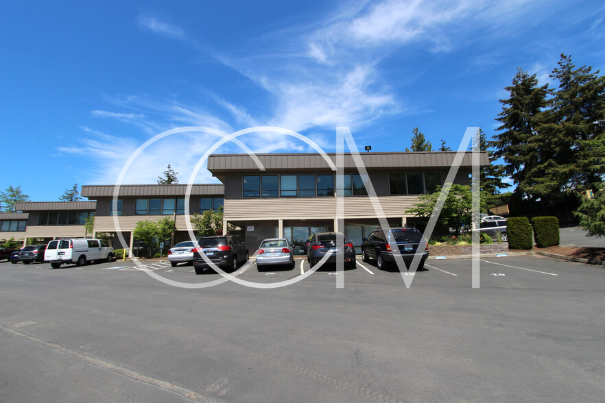 Primary Photo Of 12727 Northup Way, Bellevue Office Residential For Lease