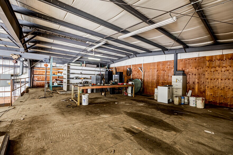 More Photos Of 165 Carmelinas Cir, Ludlow Industrial For Lease