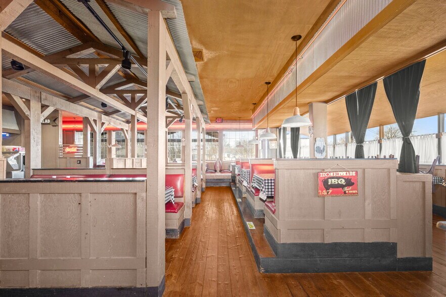 More Photos Of 413 Wilson Ave, Tullahoma Restaurant For Sale