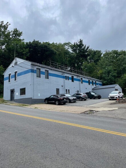 More Photos Of 108 Rosslyn Rd, Carnegie Office For Lease