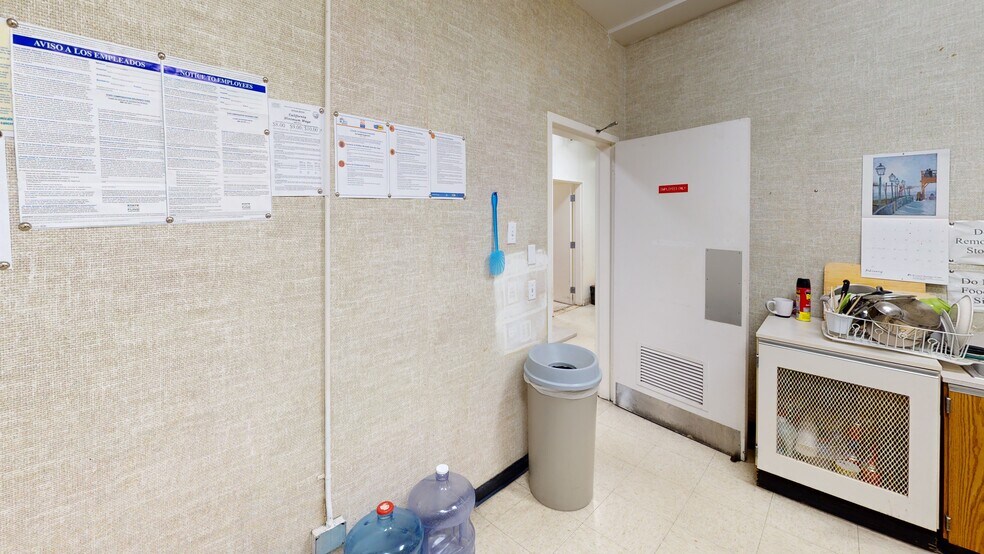 More Photos Of 960 S Santa Fe Ave, Vista Storefront For Sale