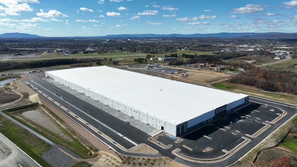 More Photos Of 1251 Coverstone Dr, Winchester Unknown For Lease