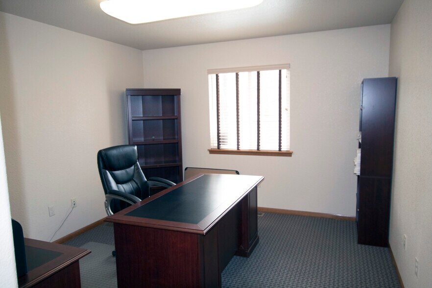 More Photos Of 320 E 27th St, Loveland Medical For Lease