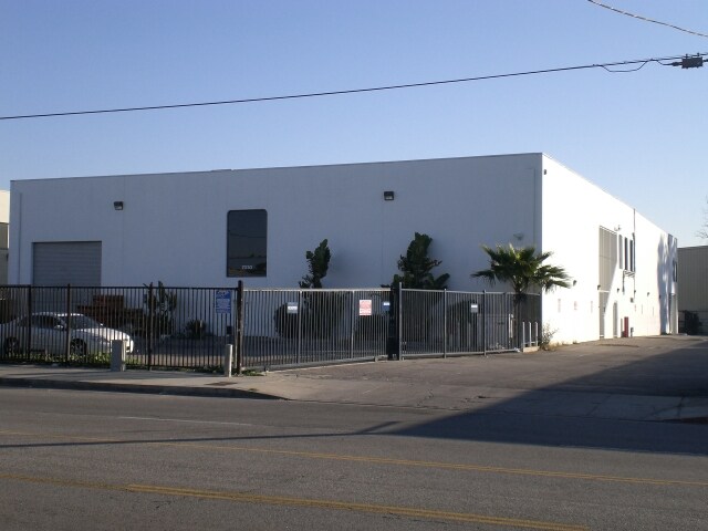 Primary Photo Of 7030 Hayvenhurst Ave, Van Nuys Research And Development For Sale