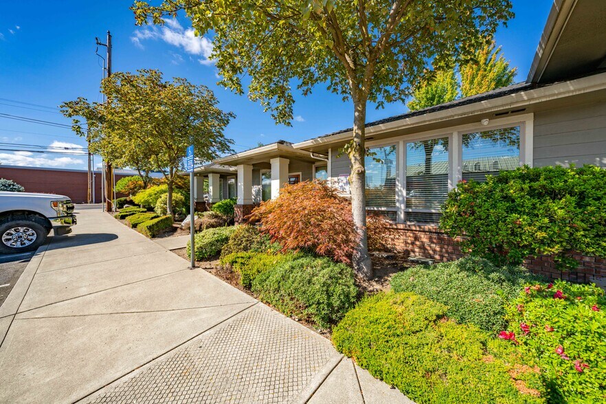 More Photos Of 2436 W Main St, Medford Office For Sale