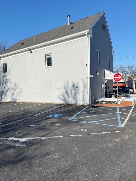 More Photos Of 756 River Rd, Fair Haven Office For Sale