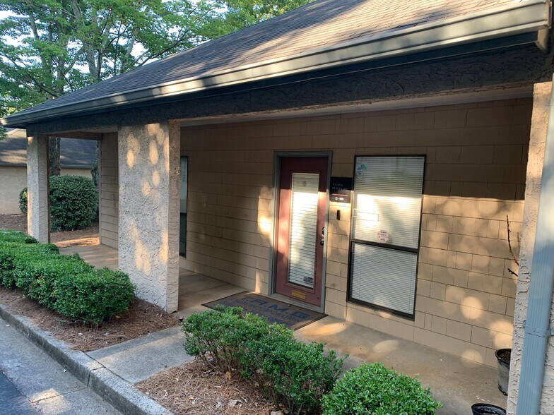More Photos Of 875 Old Roswell Rd, Suite C-200, Roswell Office For Lease