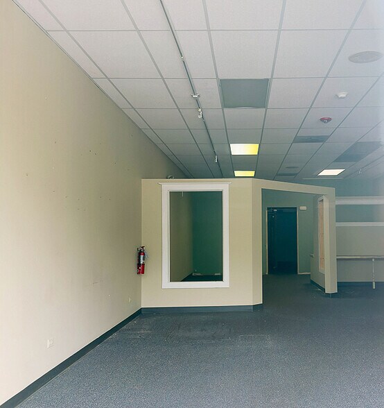 More Photos Of 5160 W 127th St, Alsip Storefront Retail Office For Sale