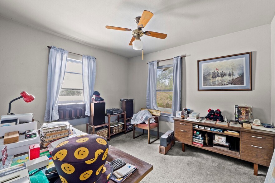 More Photos Of 2117 E Cesar Chavez St, Austin Office Residential For Sale