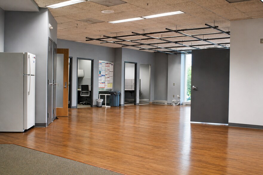 More Photos Of 411 Aviation Way, Frederick Office For Lease